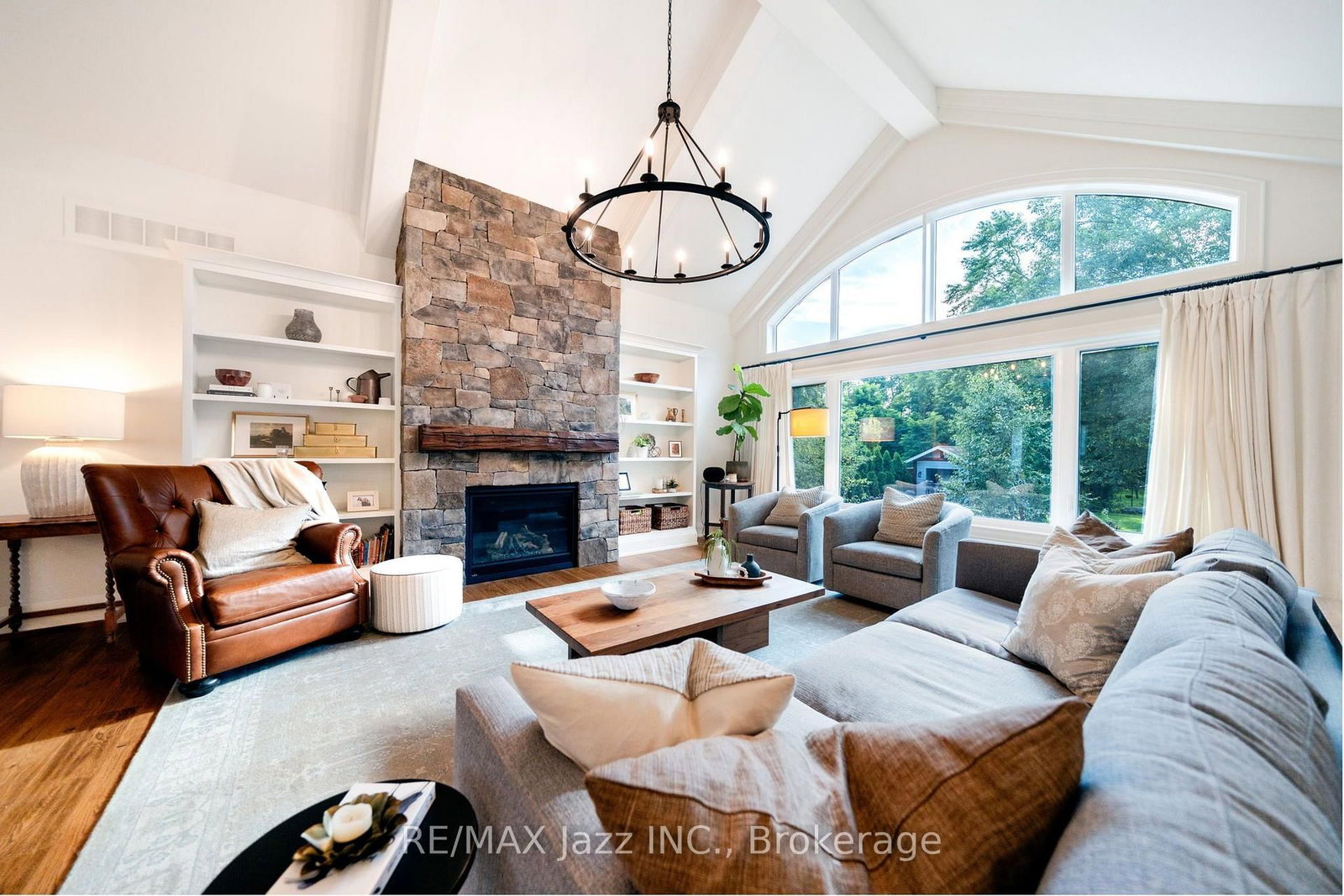 54 Ward Street • Whitby, ON photo 8