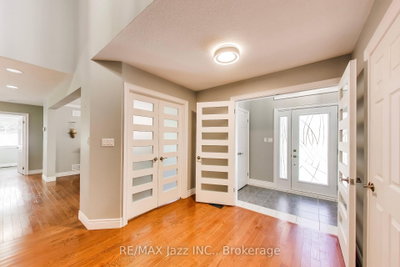 45 Windsor Valley Place • Clarington, ON photo 5