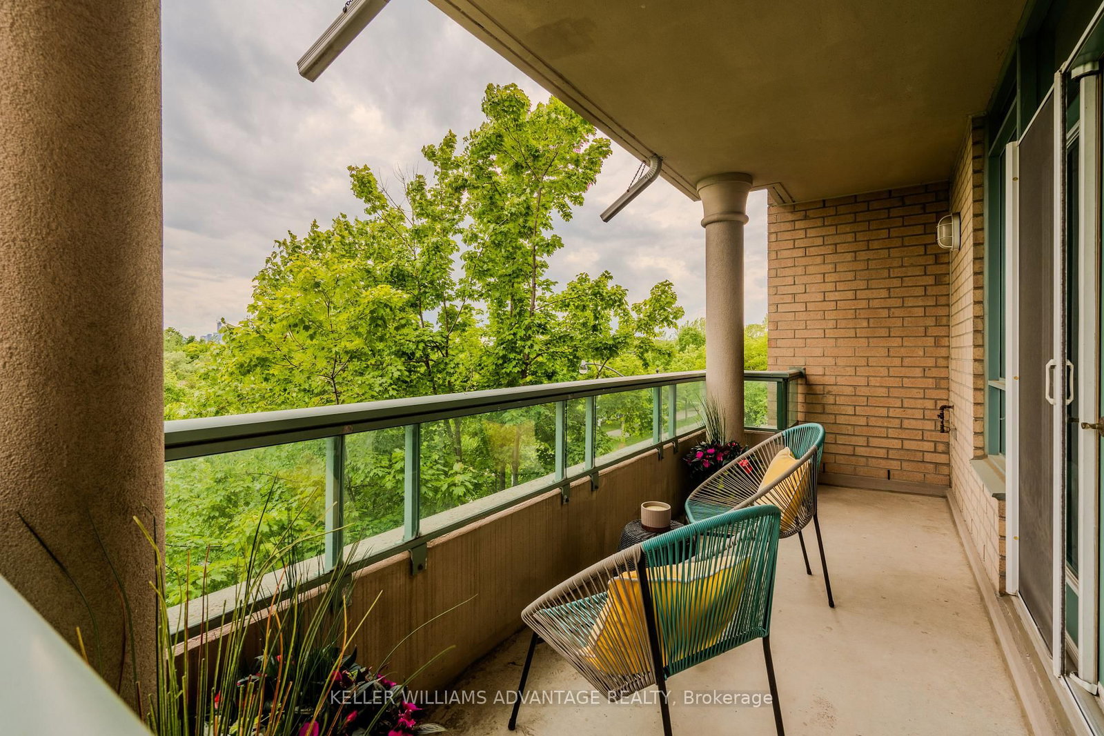 9 Boardwalk Drive • #321 • Toronto, ON photo 24