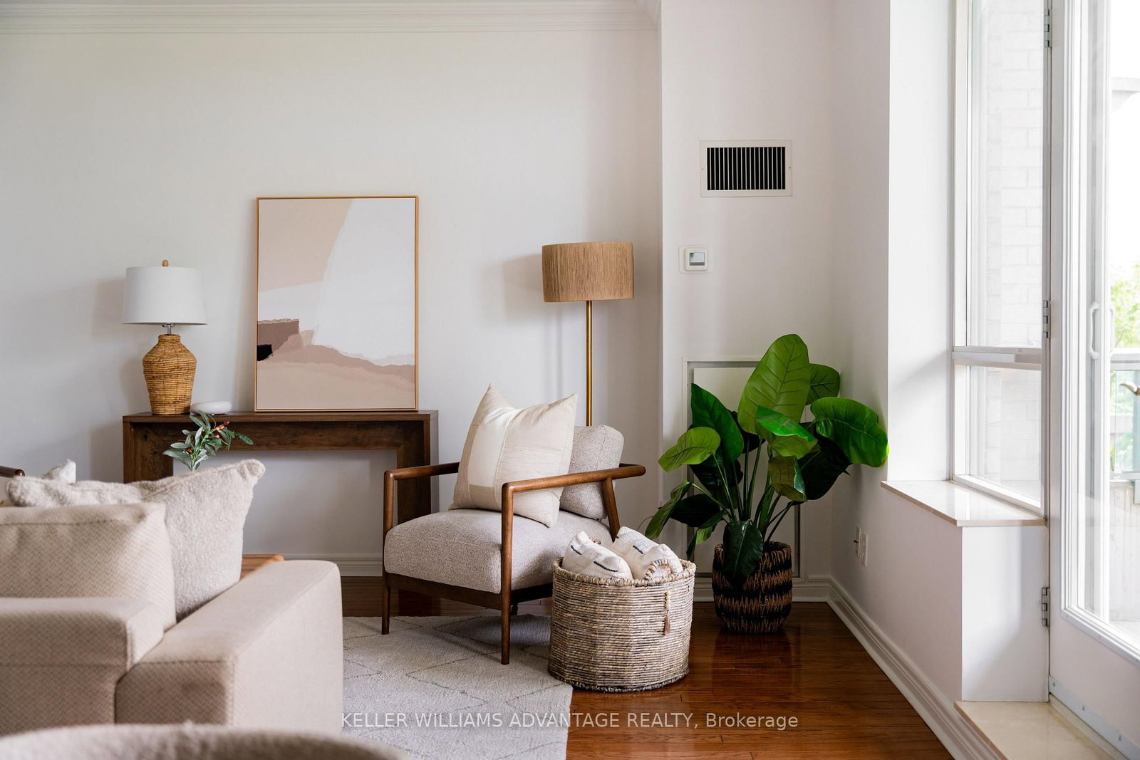 9 Boardwalk Drive • #321 • Toronto, ON photo 4