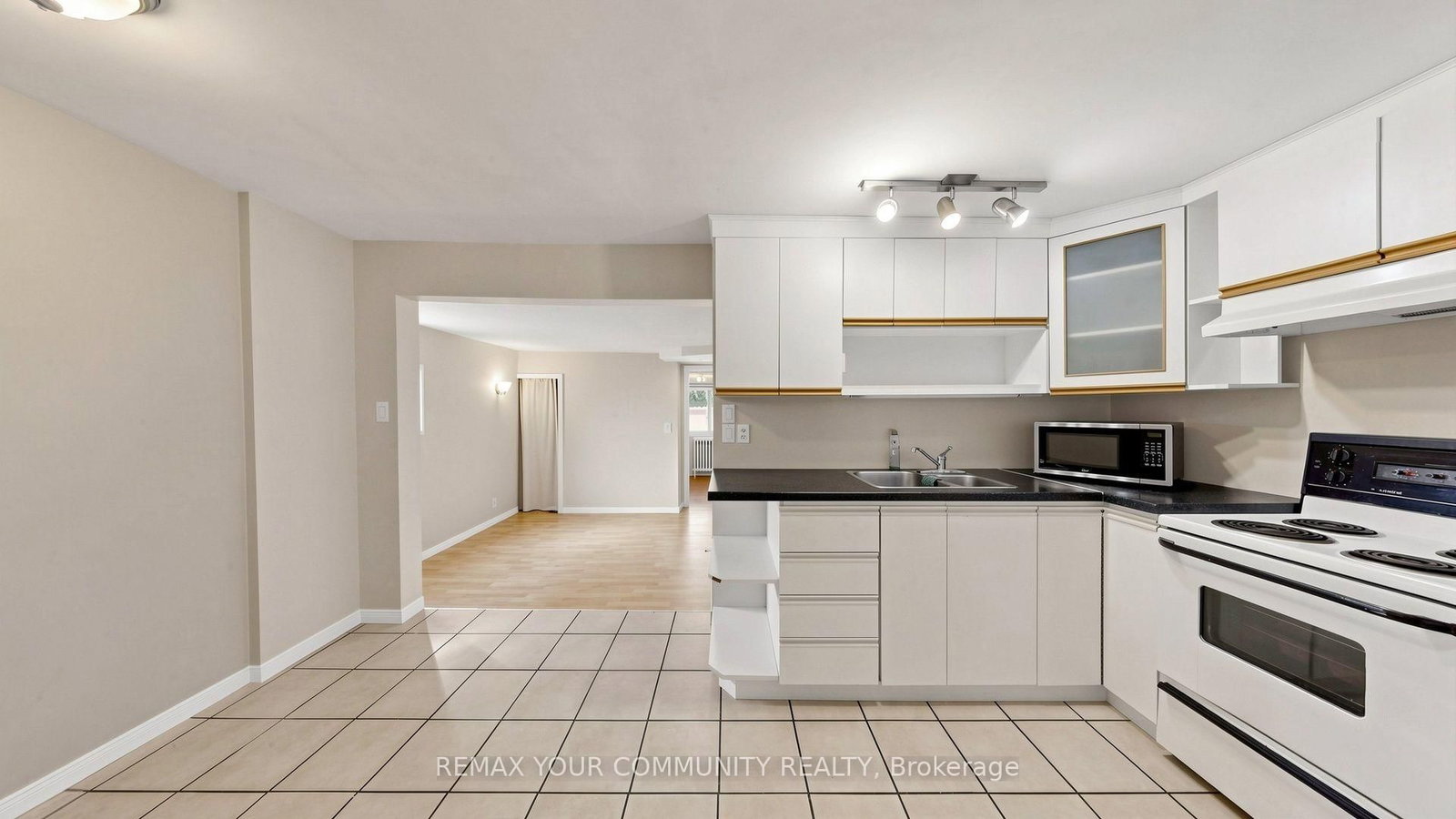 73 Robinson Avenue W • Toronto, ON photo 17