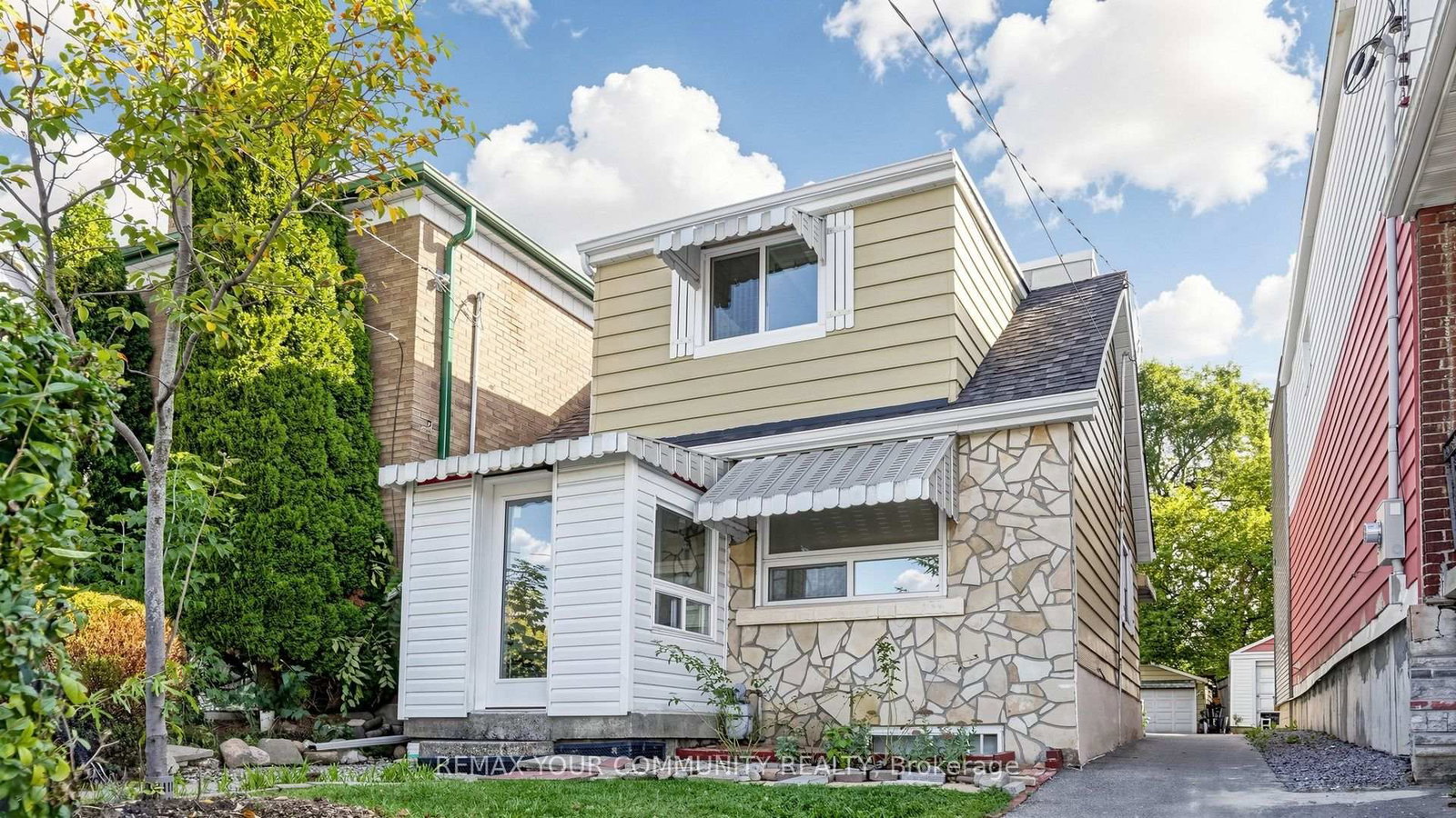 73 Robinson Avenue W • Toronto, ON photo 2