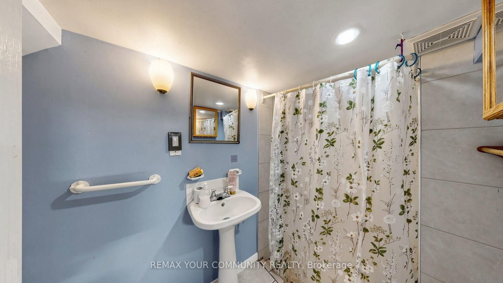 73 Robinson Avenue W • Toronto, ON photo 24