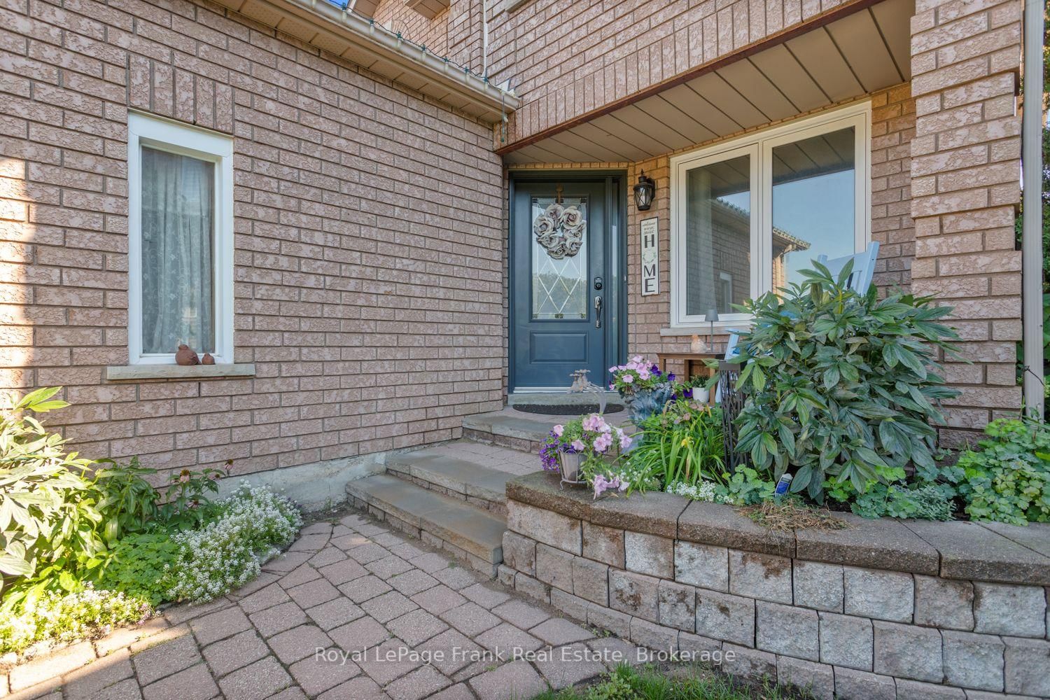 39 Mcivor Street • Whitby, ON photo 2