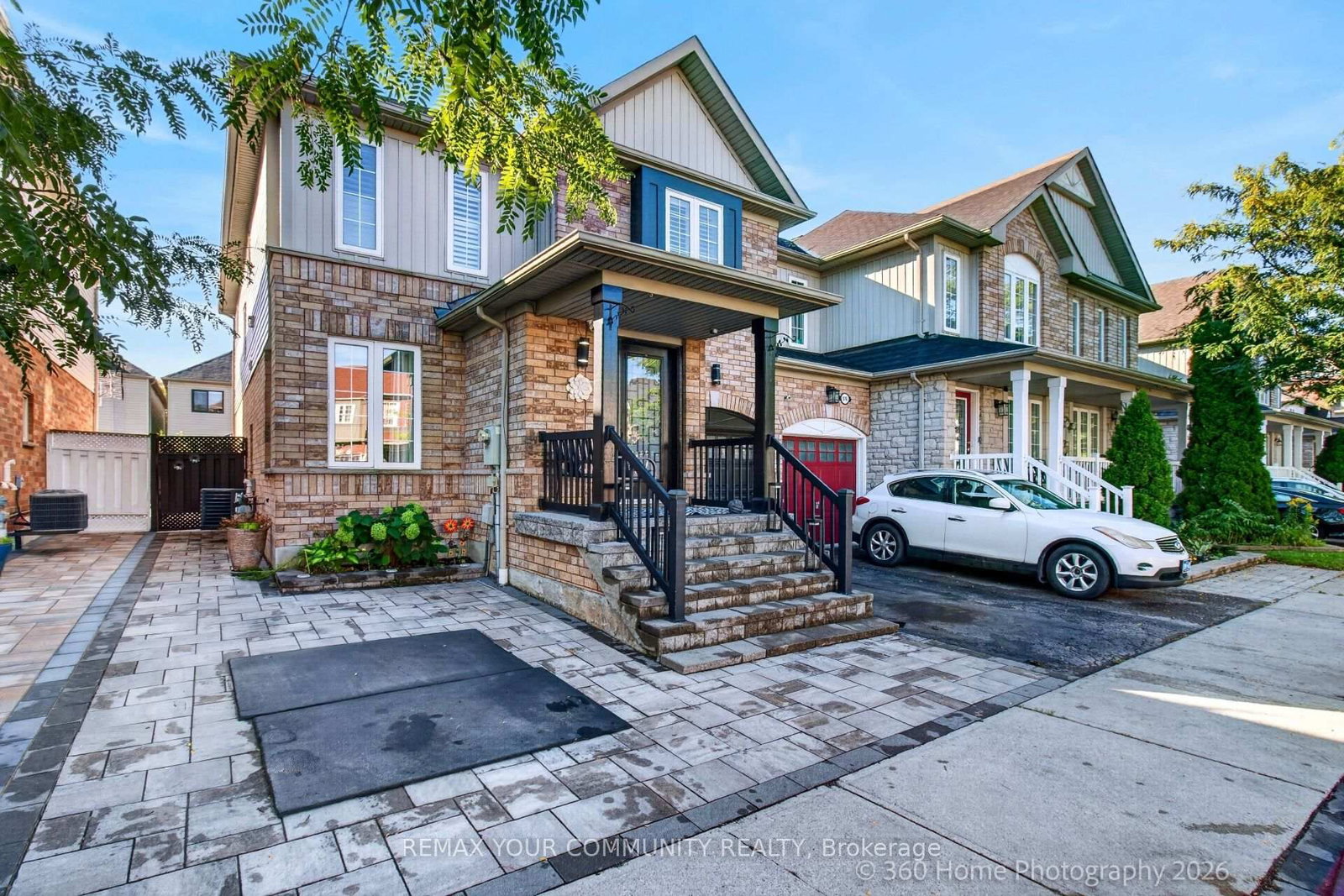 1614 Avonmore Square • Pickering, ON photo 2