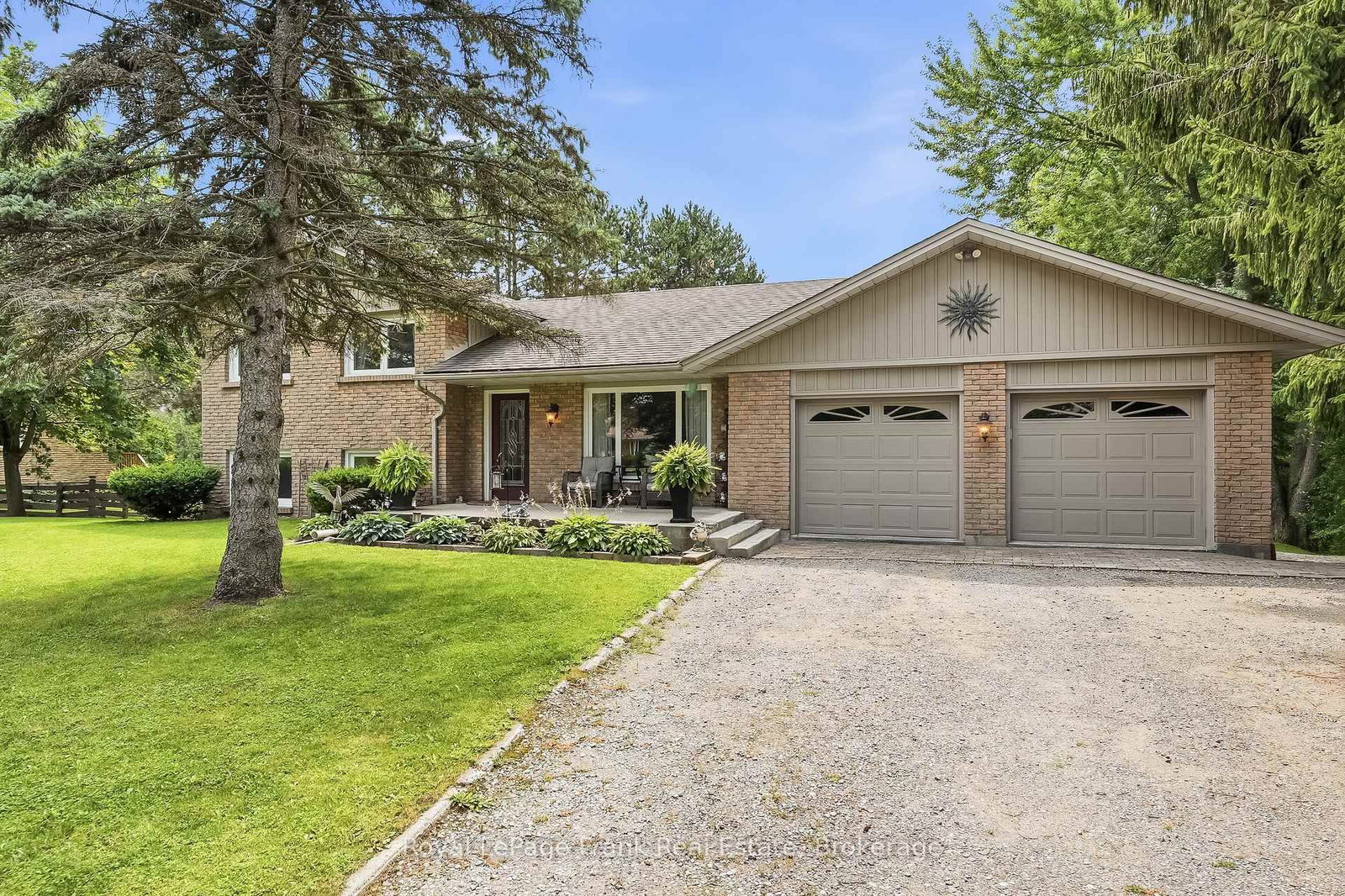 32 Jacobsen Boulevard • Scugog, ON photo 3