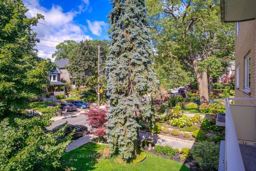 75 Scarborough Road • #201 • Toronto, ON photo 16