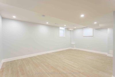 36 Oshea Ajax,ON L1T 4W7 — Photo 4