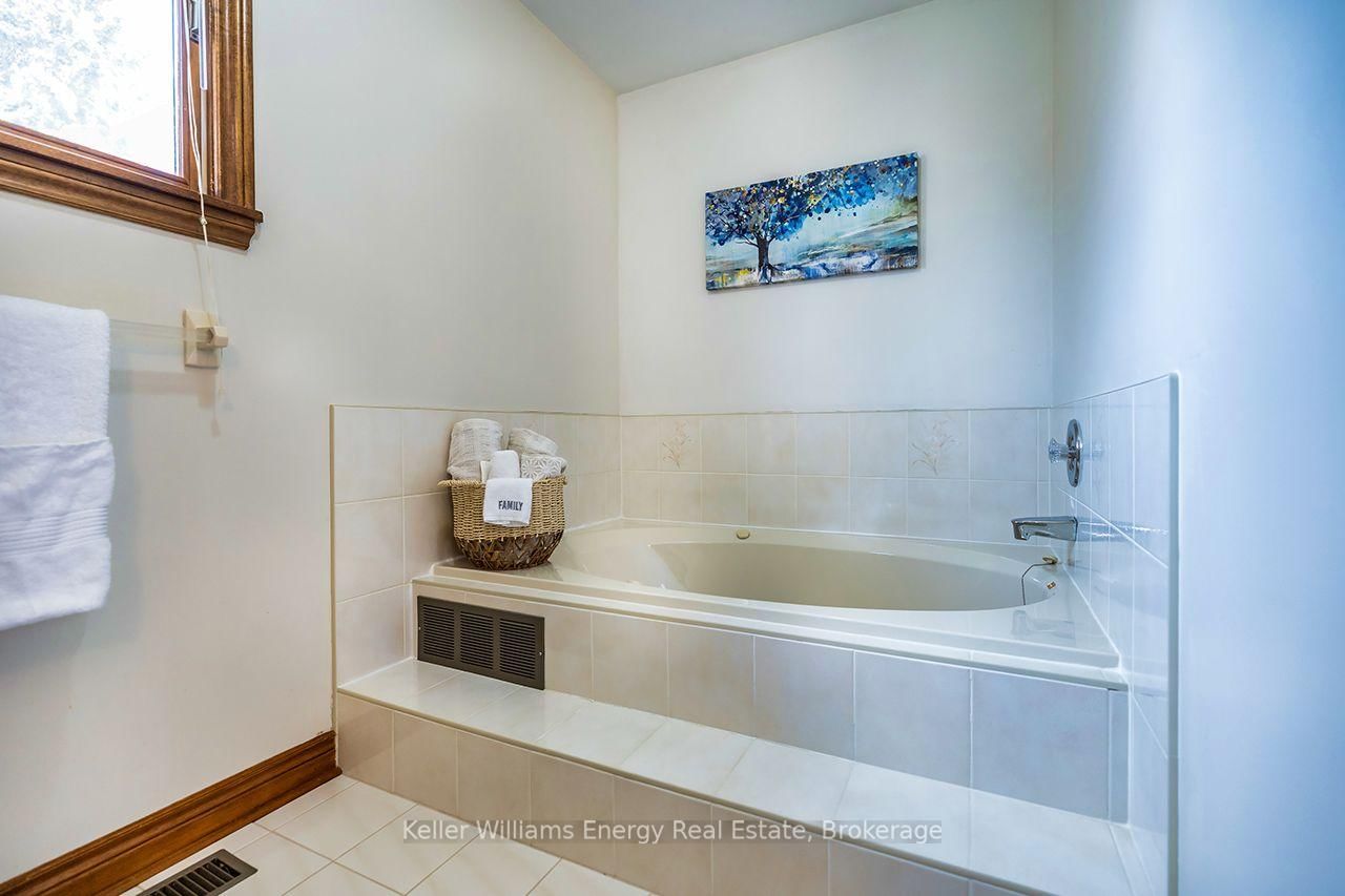 75 Waverly Street N • Oshawa, ON photo 32