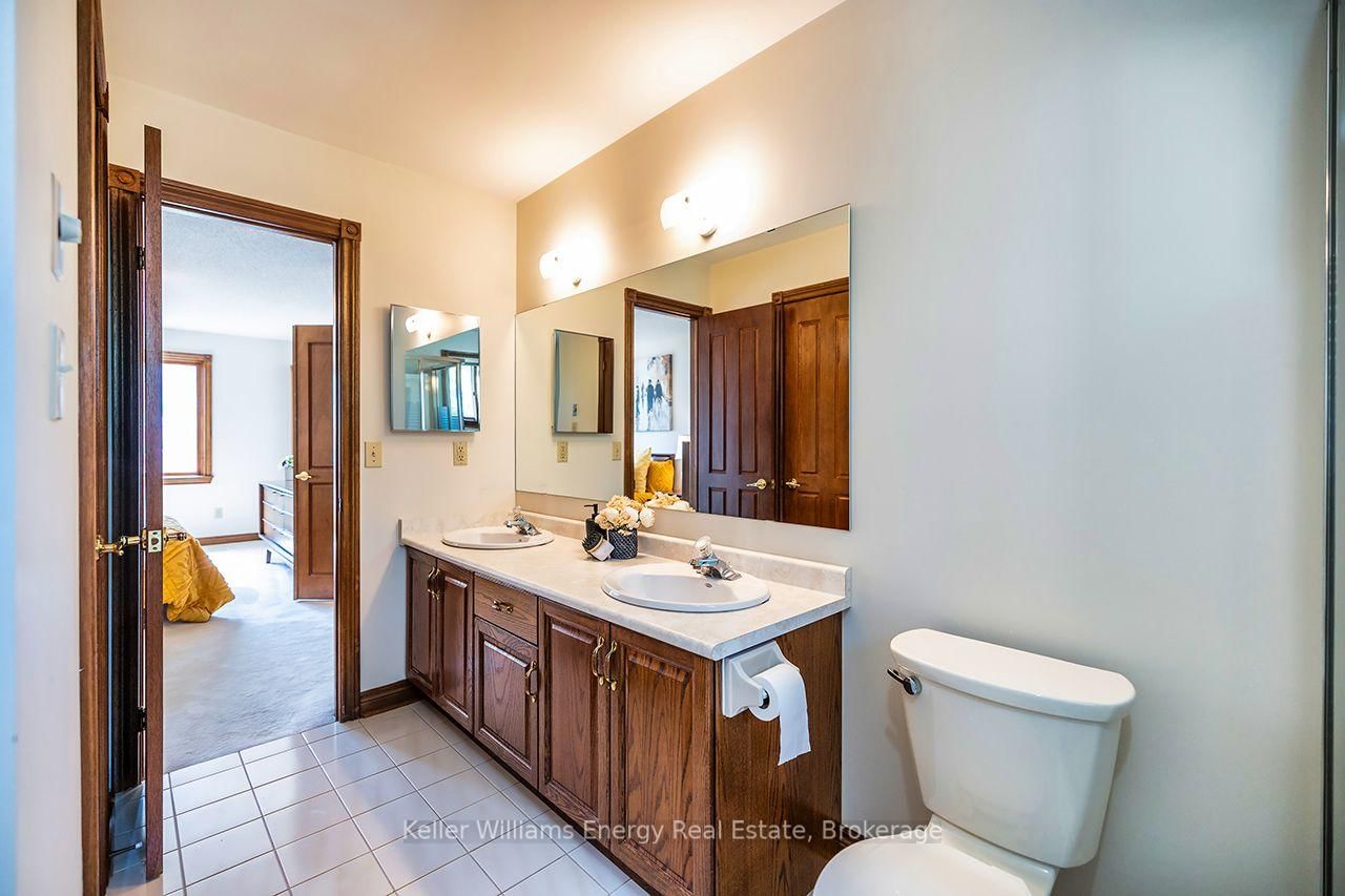 75 Waverly Street N • Oshawa, ON photo 34