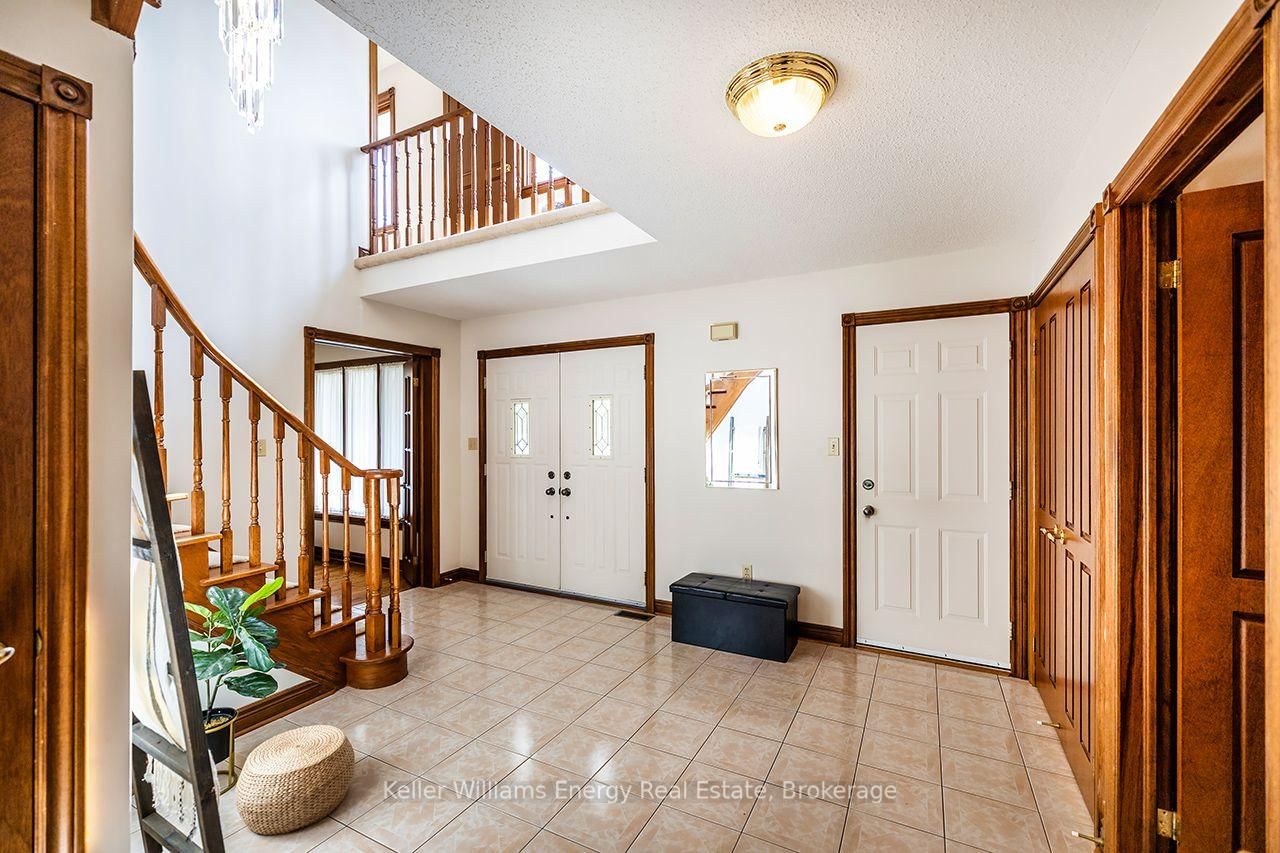 75 Waverly Street N • Oshawa, ON photo 4