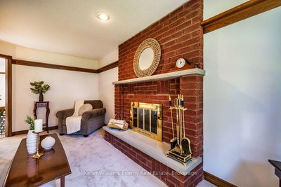 75 Waverly Street N • Oshawa, ON photo 8