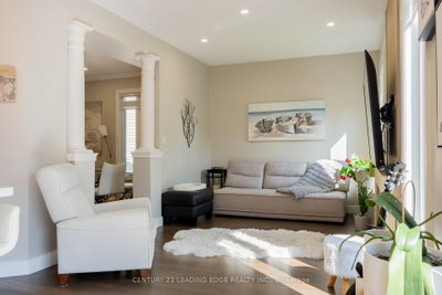 53 Ault Crescent • Whitby, ON photo 9