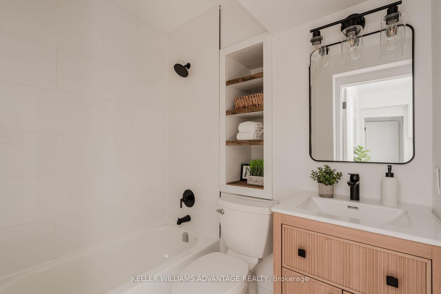 3 Columbine Avenue • Toronto, ON photo 17
