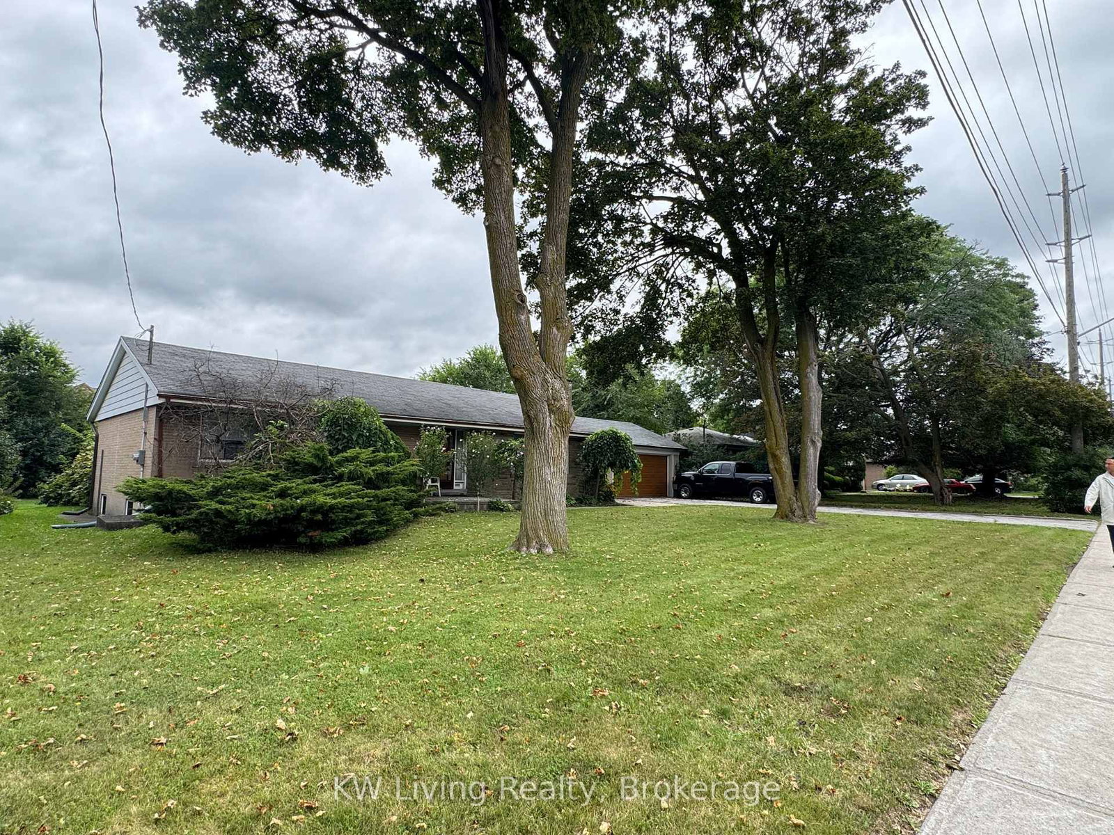 65 Glen Watford Drive • Toronto, ON photo 17