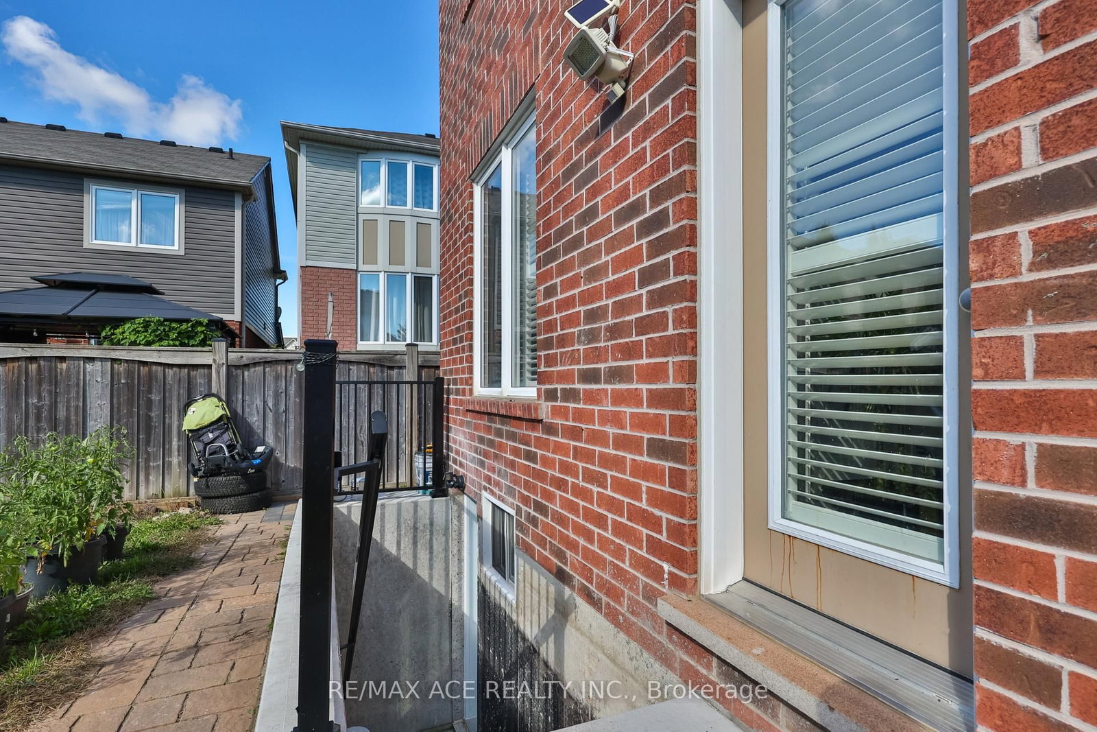 1819 Misthollow Drive • Pickering, ON photo 18