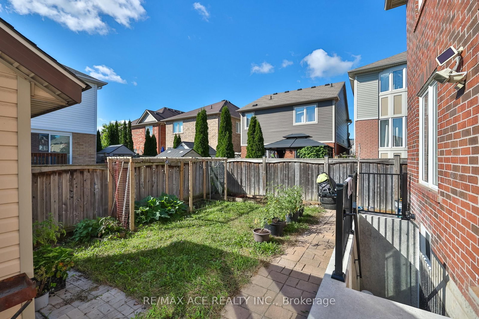 1819 Misthollow Drive • Pickering, ON photo 19