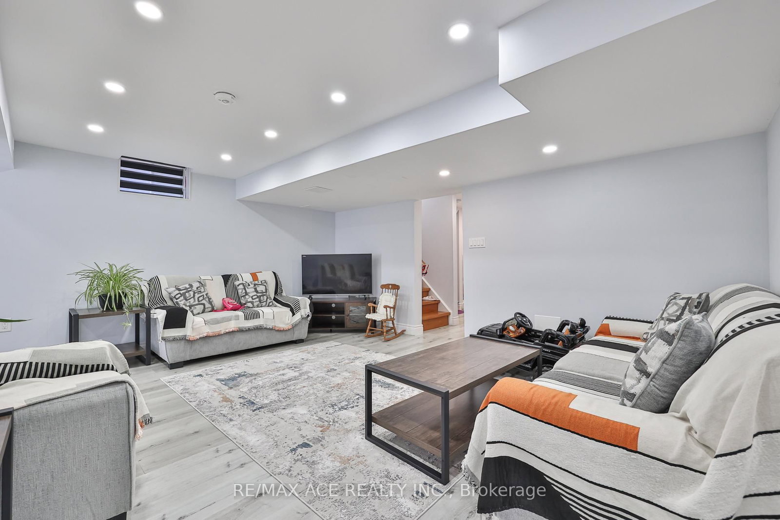 1819 Misthollow Drive • Pickering, ON photo 20