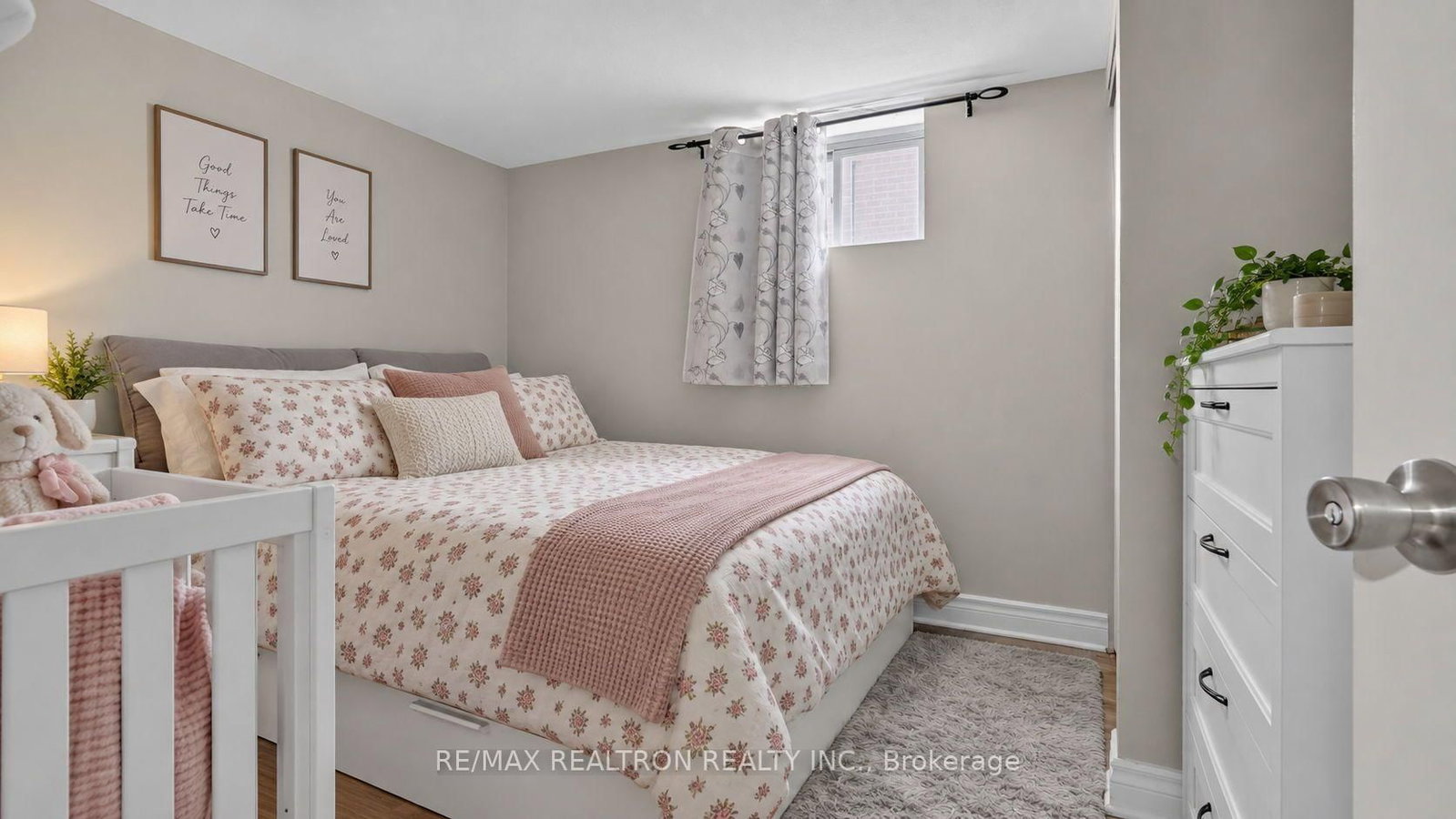 82 Ranstone Gardens • Toronto, ON photo 12