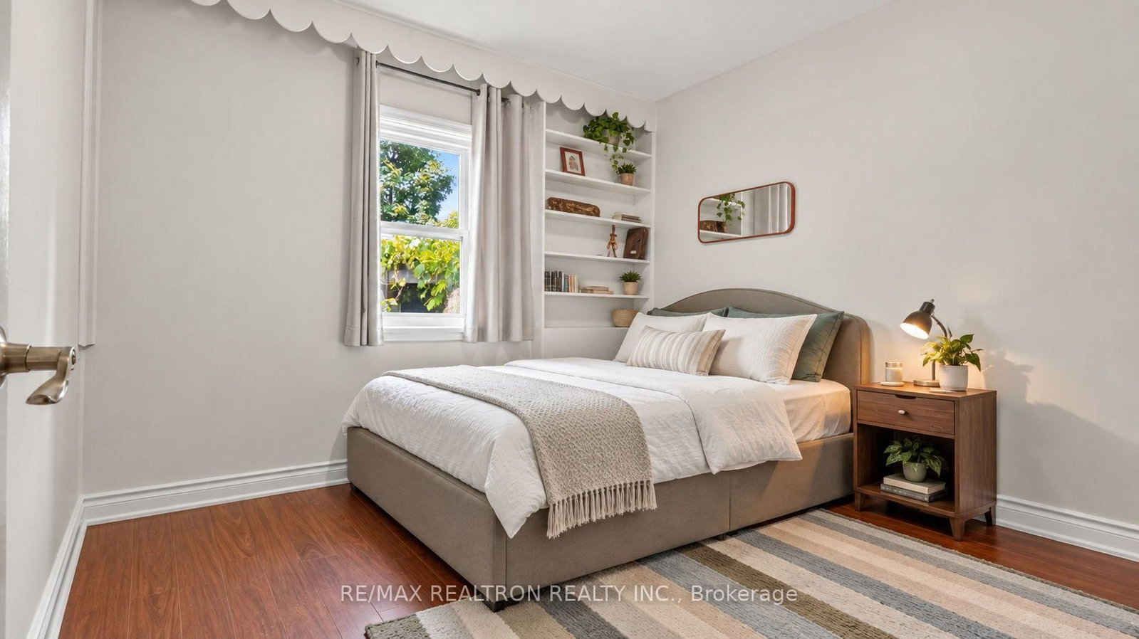 82 Ranstone Gardens • Toronto, ON photo 21