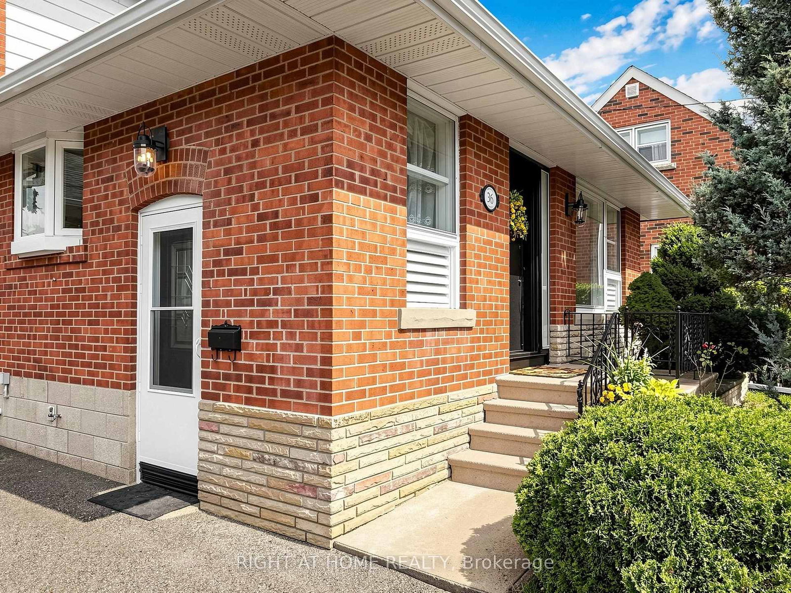 36 Joanna Drive E • Toronto, ON photo 4