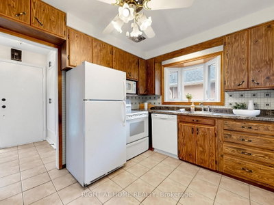 36 Joanna Drive E • Toronto, ON photo 9