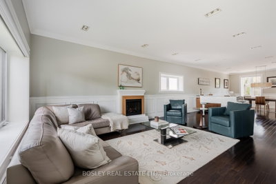 1599 Woodbine Heights Boulevard • Toronto, ON photo 6
