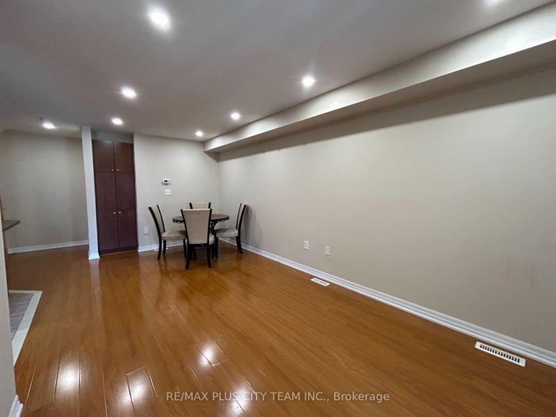 10 Cullcastle Street W