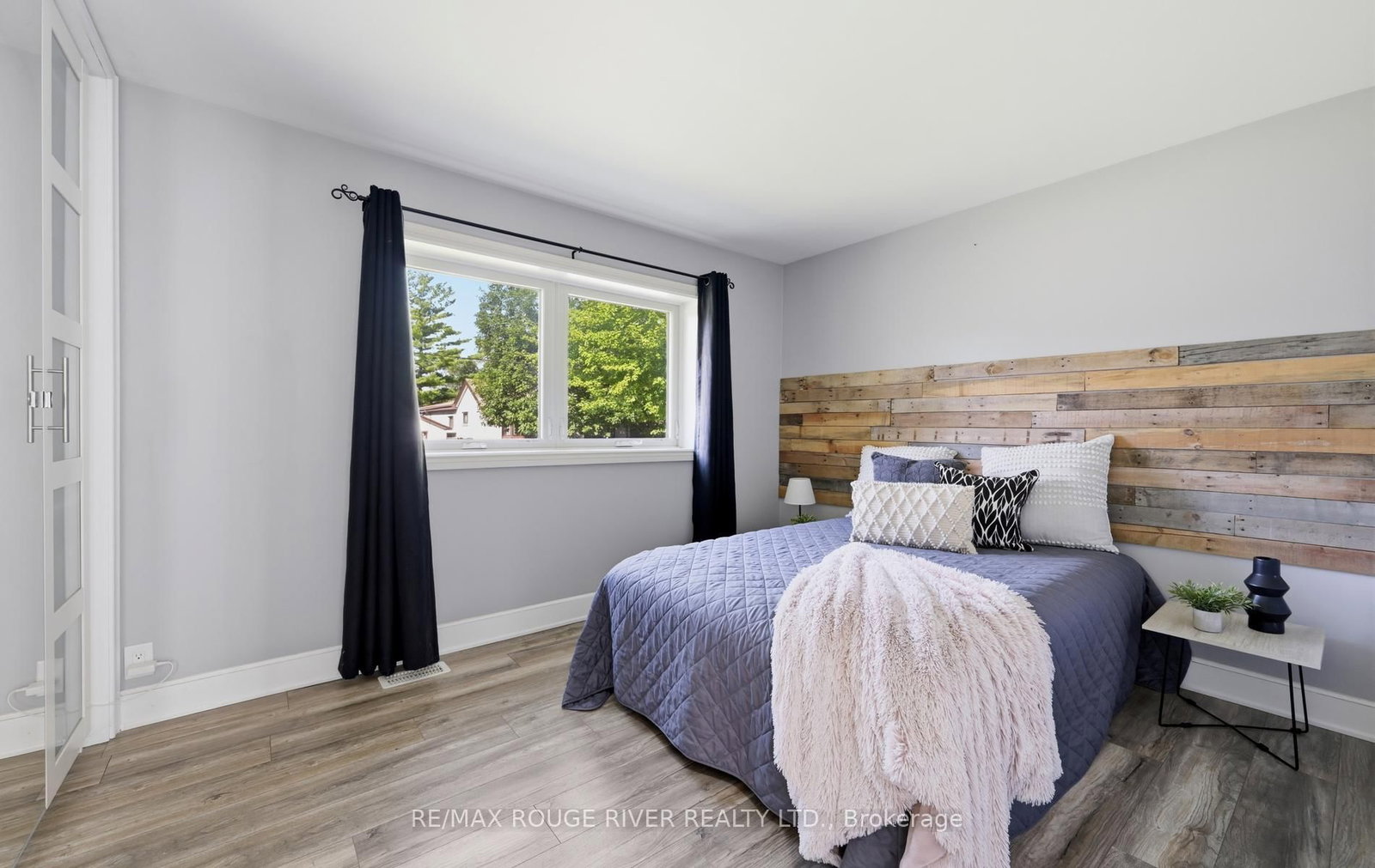 517 Kent Street • Whitby, ON photo 17