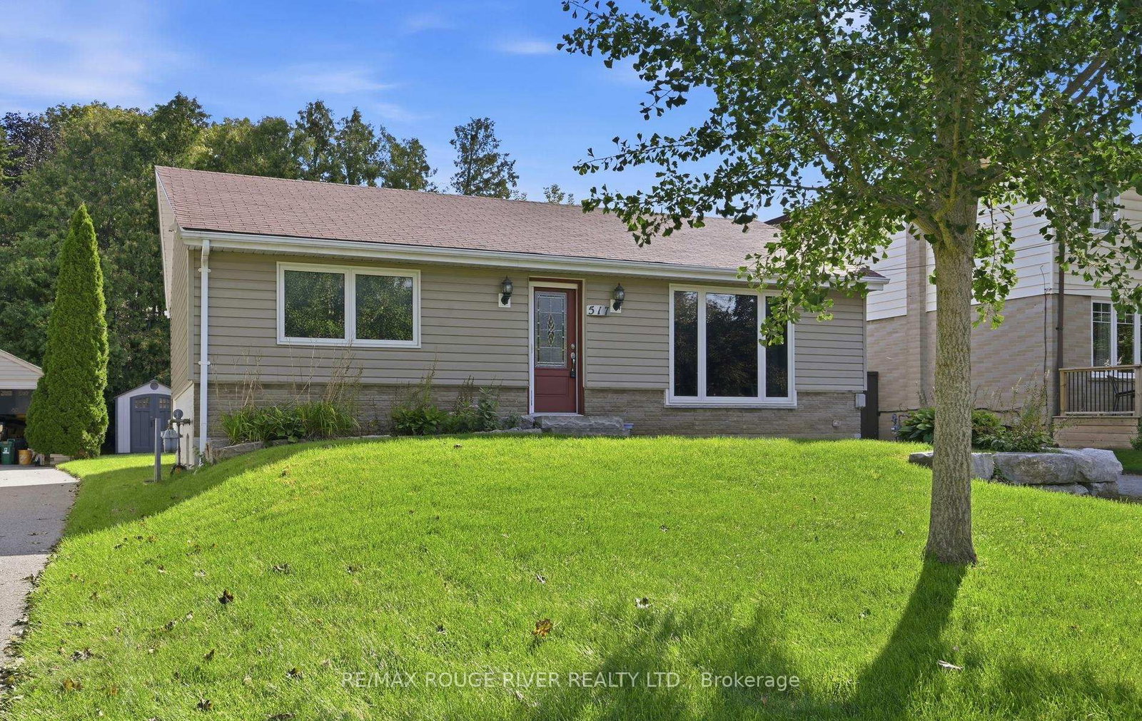 517 Kent Street • Whitby, ON photo 3