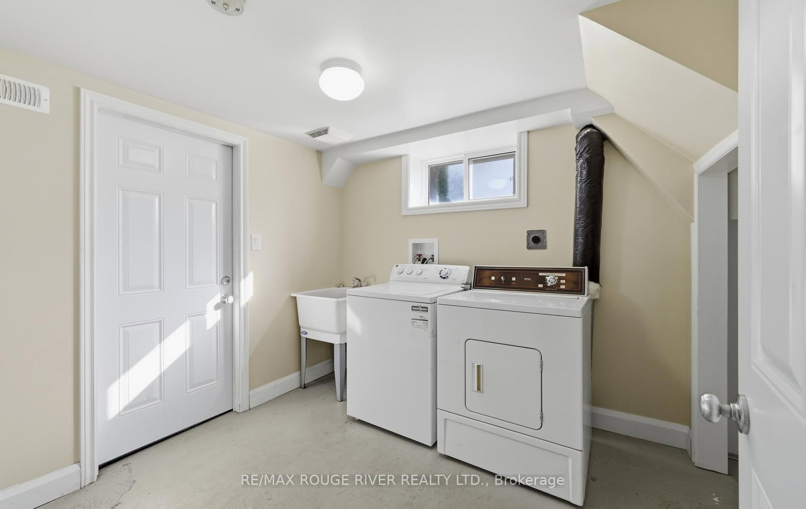 517 Kent Street • Whitby, ON photo 36