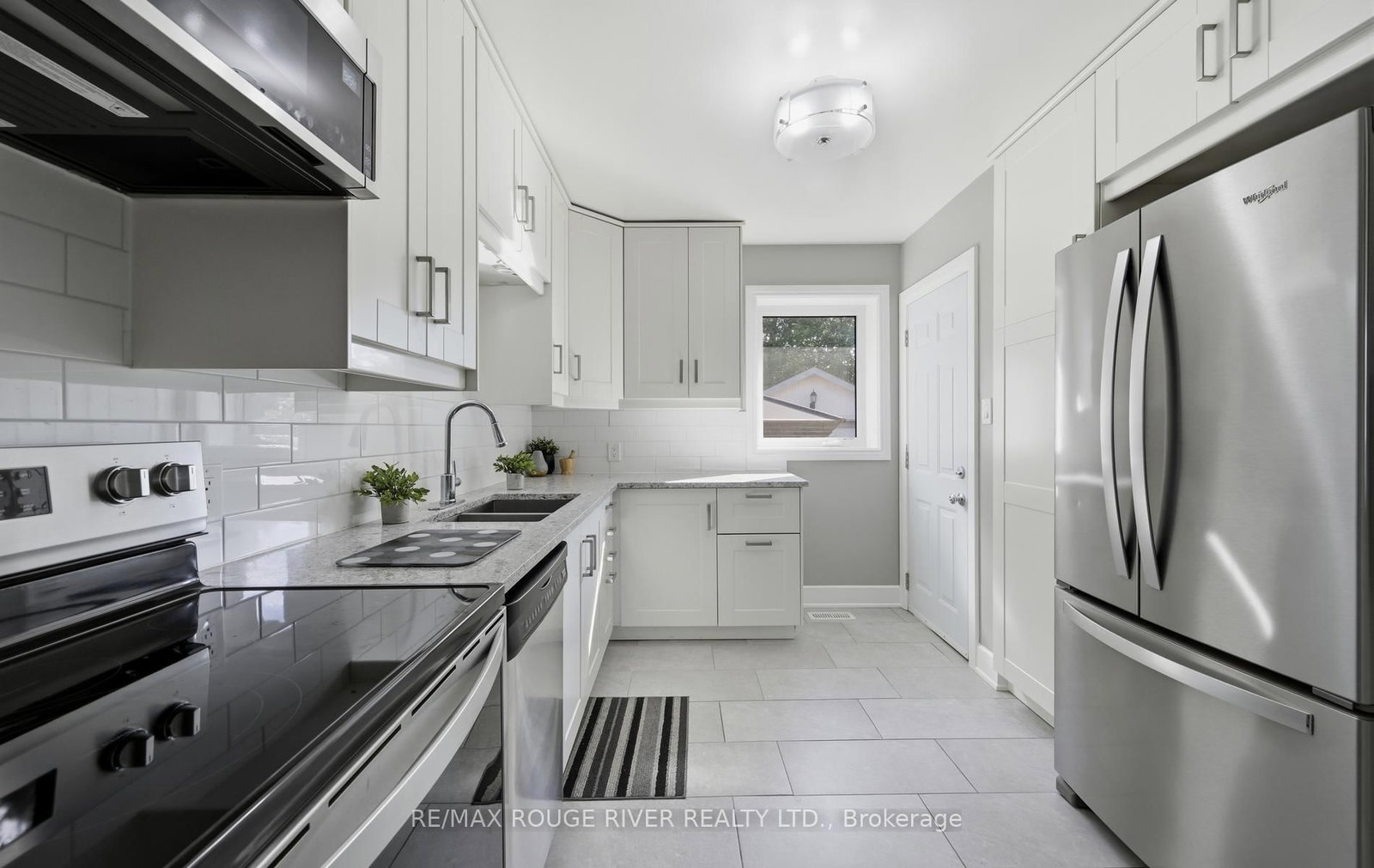 517 Kent Street • Whitby, ON photo 5