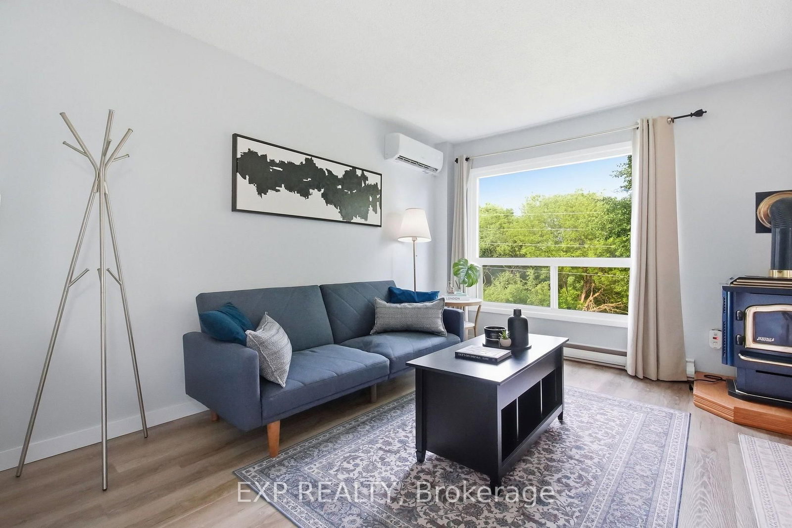 64 Parklane Circle • Clarington, ON photo 11