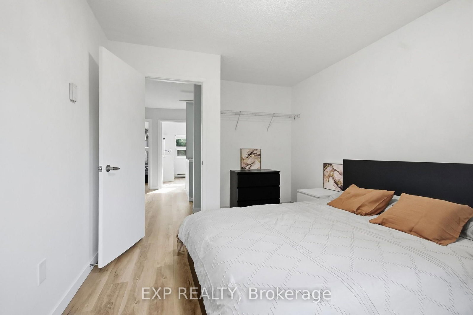 64 Parklane Circle • Clarington, ON photo 13