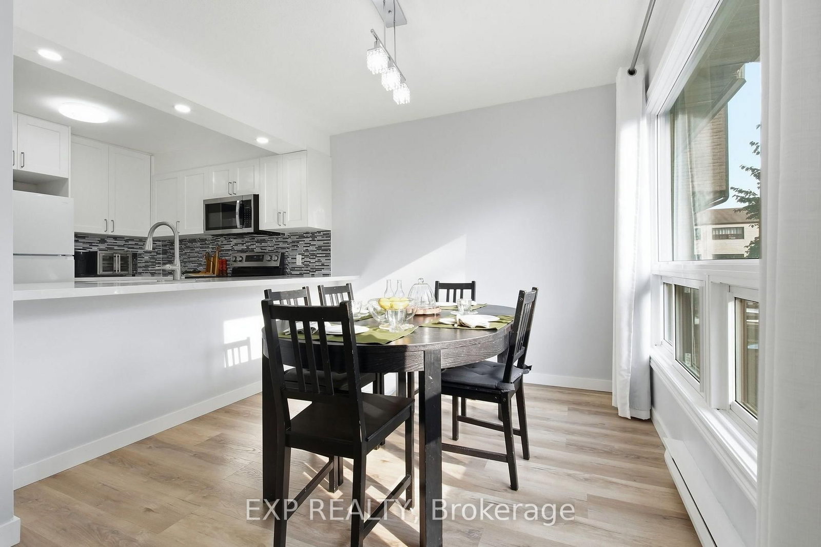 64 Parklane Circle • Clarington, ON photo 4