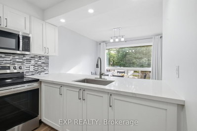64 Parklane Circle • Clarington, ON photo 6