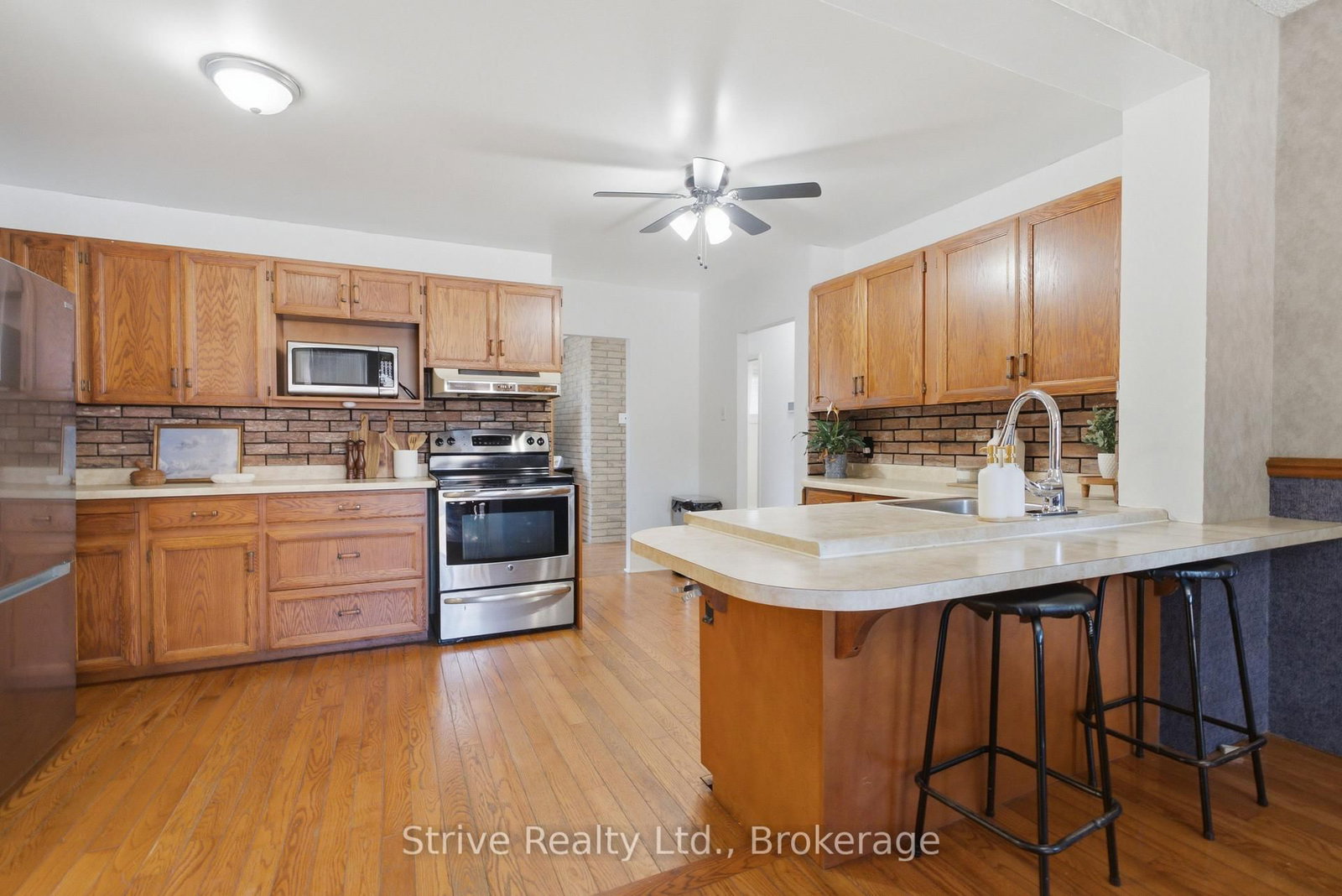 7 Admiral Road • Ajax, ON photo 13