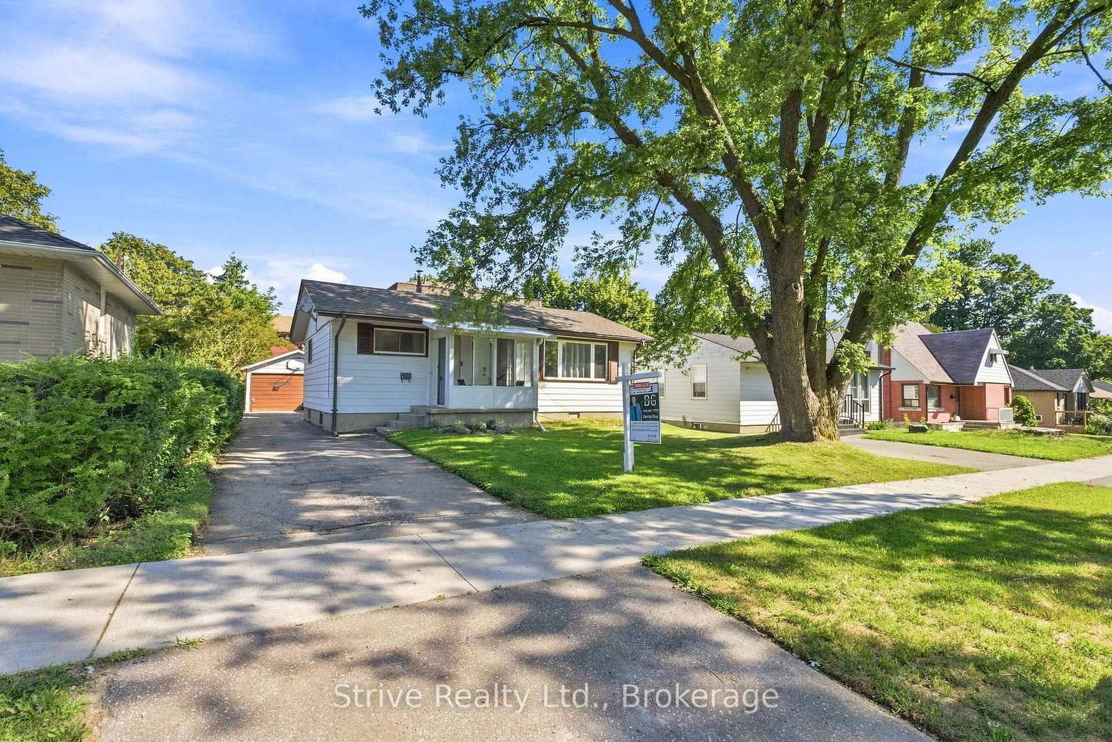 7 Admiral Road • Ajax, ON photo 2