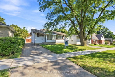 7 Admiral Road • Ajax, ON photo 2