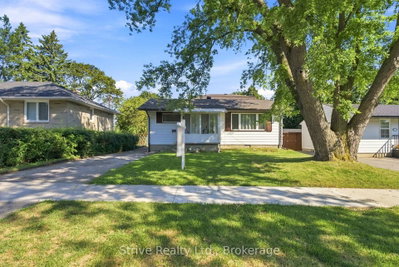 7 Admiral Road • Ajax, ON photo 3