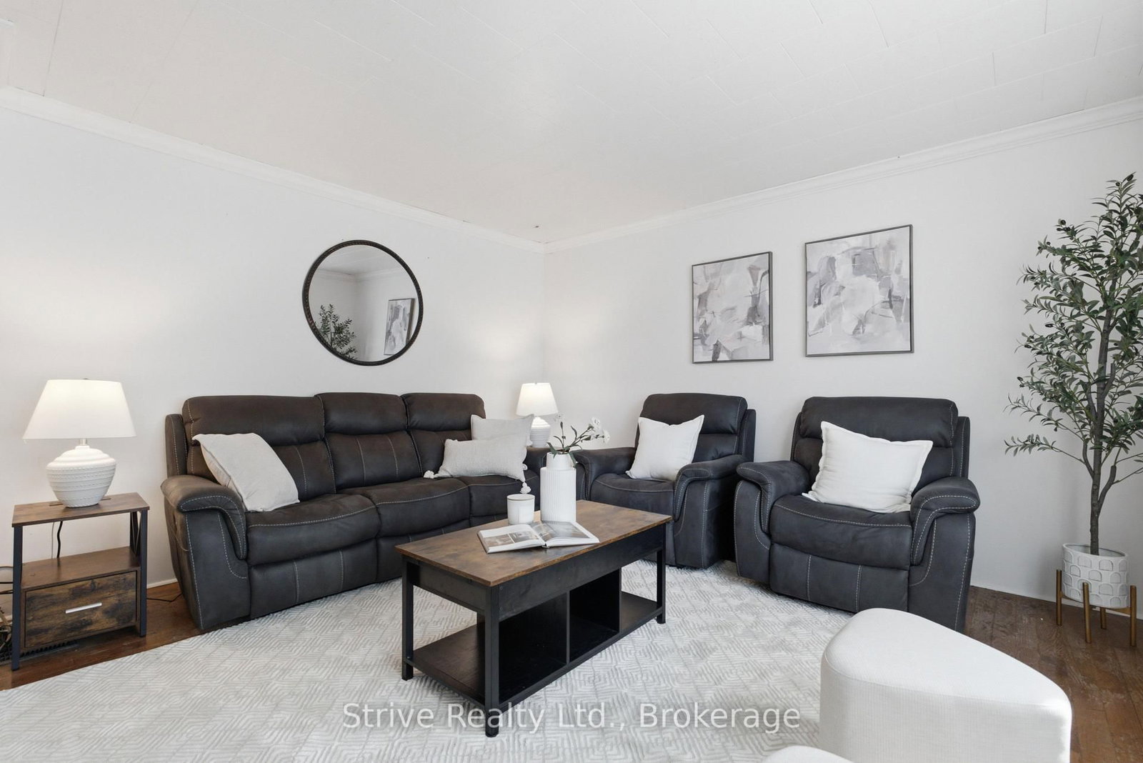 7 Admiral Road • Ajax, ON photo 8