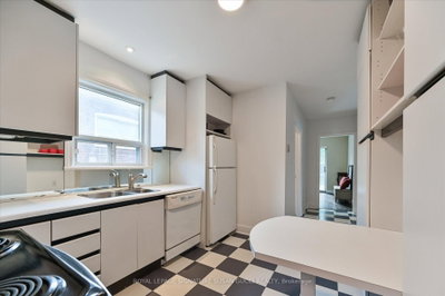 292 Glebemount Avenue • Toronto, ON photo 9