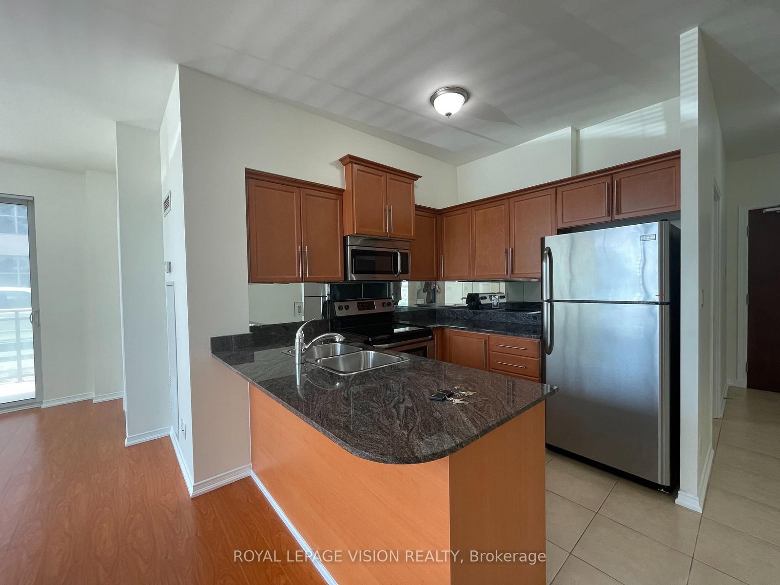 1J - 6 Rosebank Drive, Toronto 4
