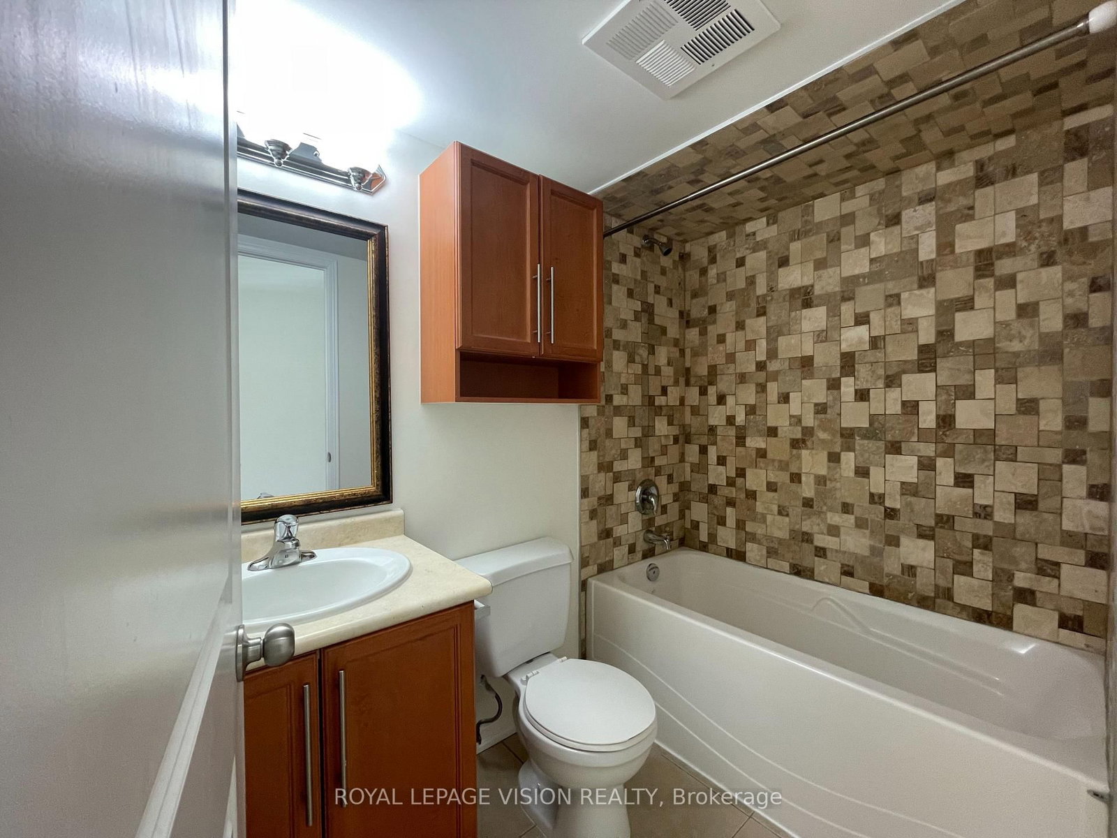 1J - 6 Rosebank Drive, Toronto 5