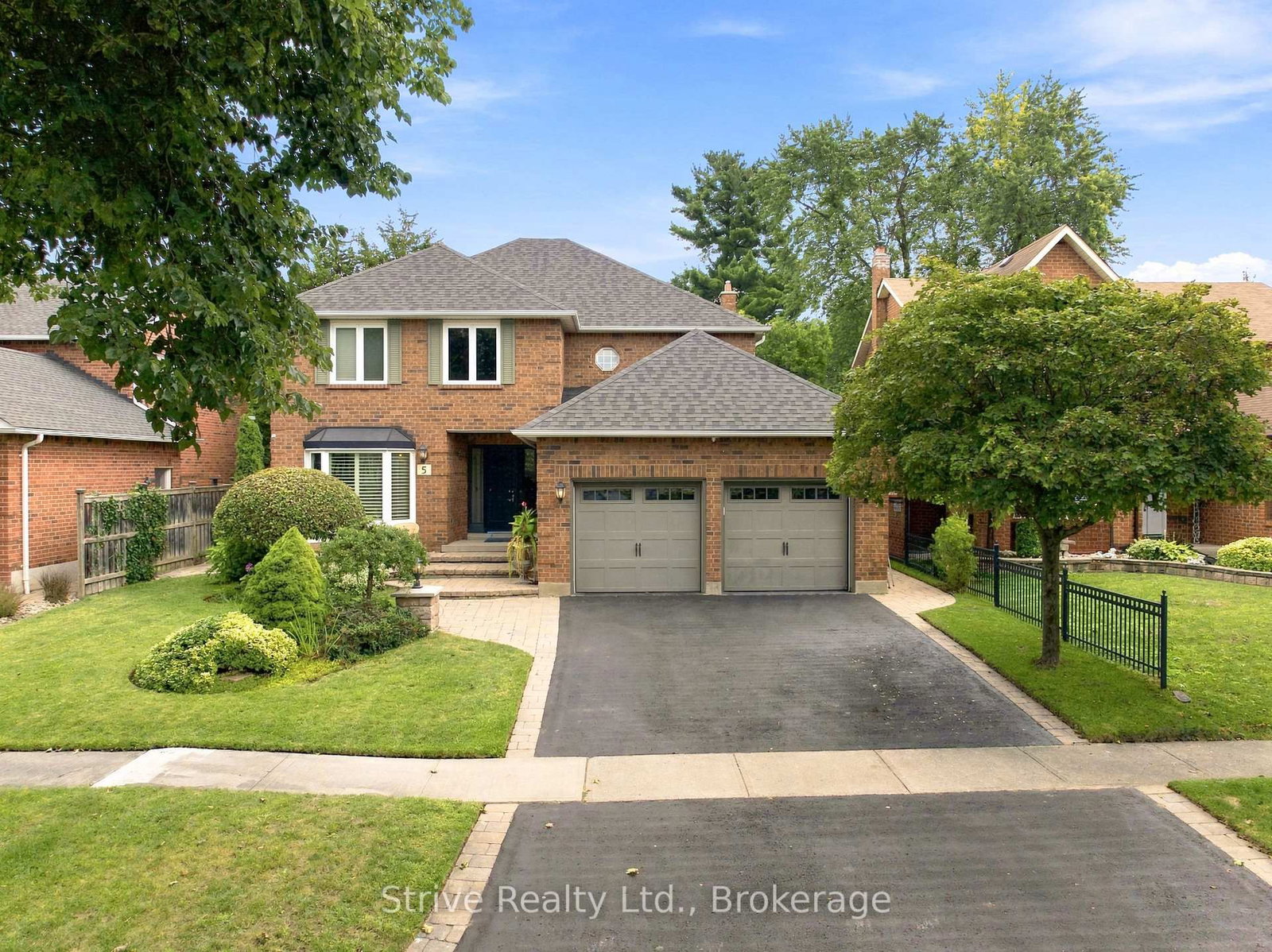 5 Carriage Lane • Clarington, ON photo 1