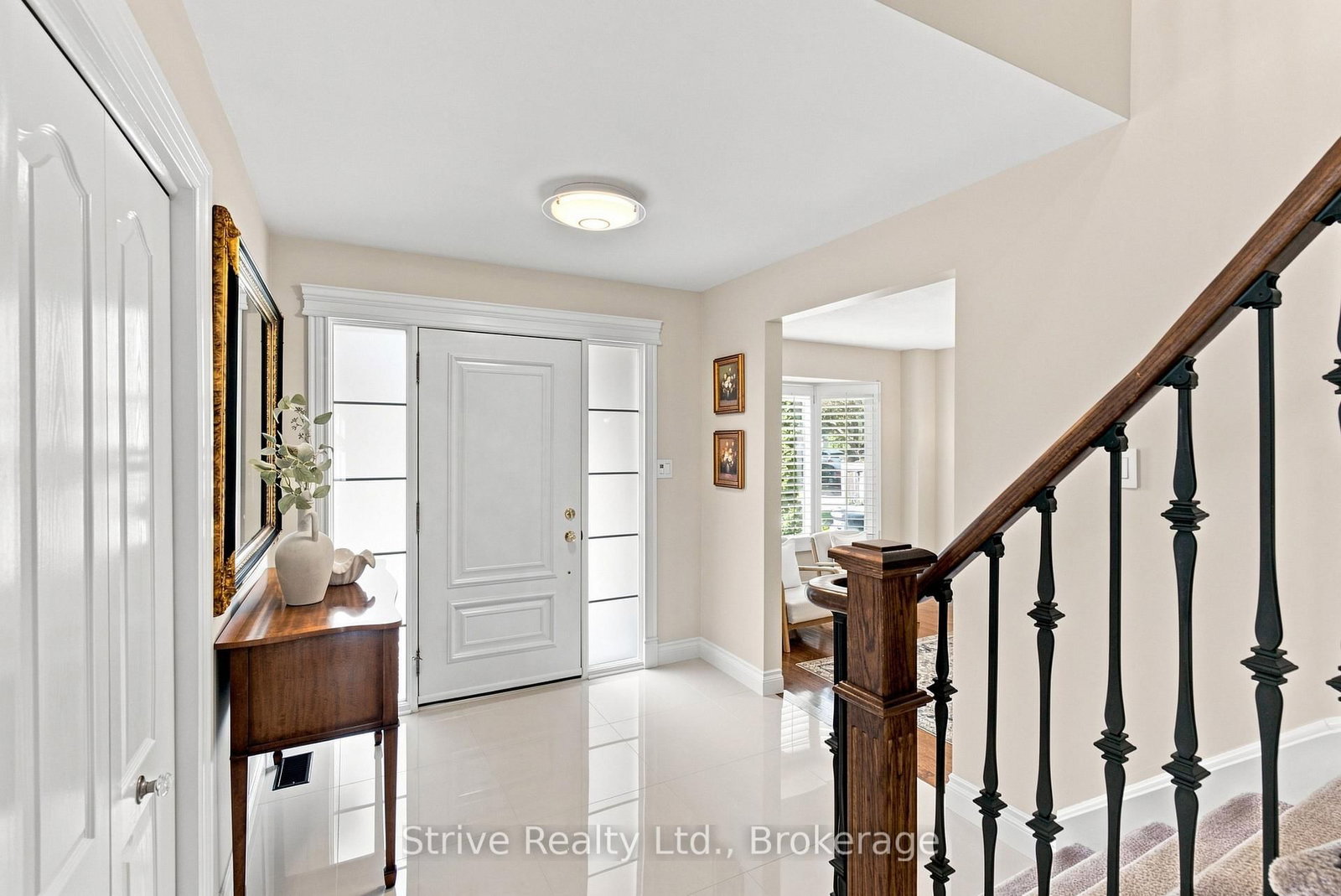 5 Carriage Lane • Clarington, ON photo 3