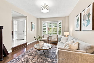 5 Carriage Lane • Clarington, ON photo 6
