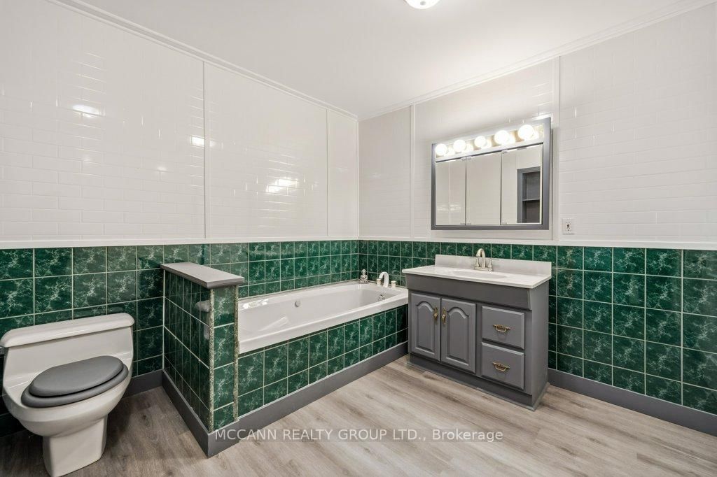 124 Scarboro Crescent • Toronto, ON photo 15