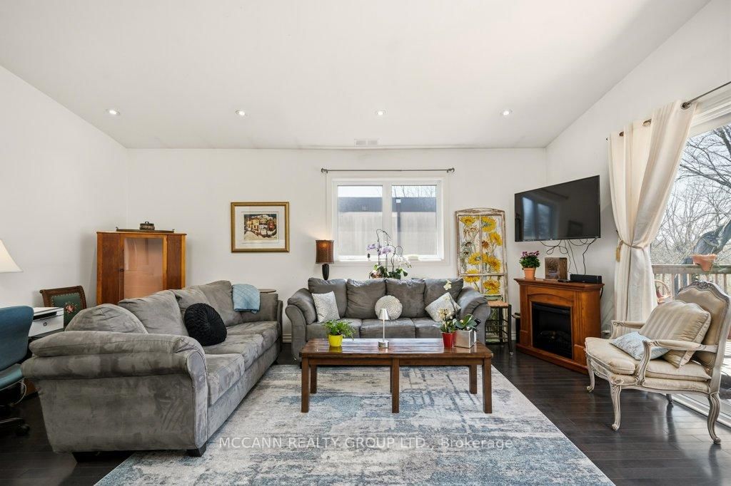 124 Scarboro Crescent • Toronto, ON photo 19