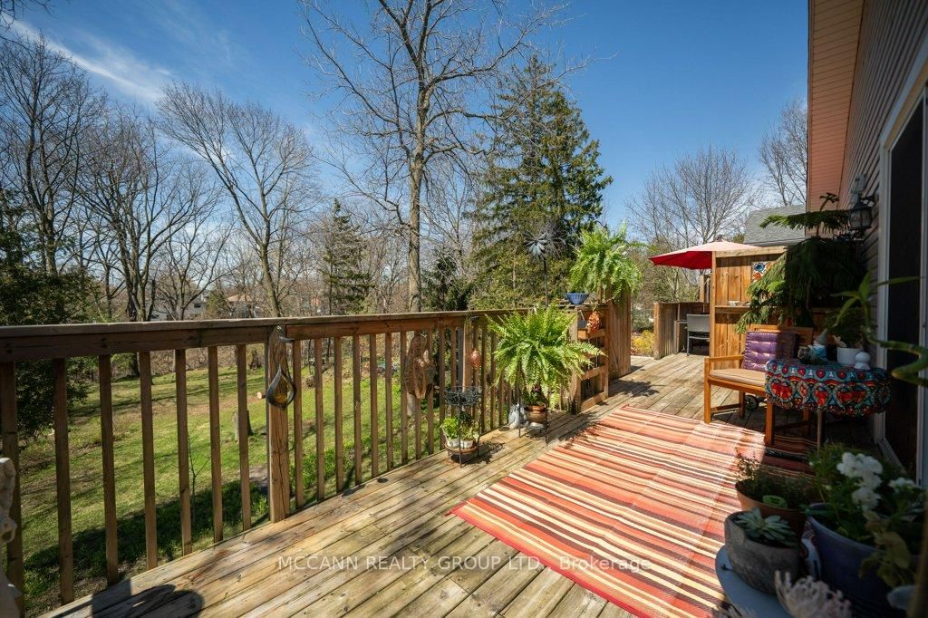 124 Scarboro Crescent • Toronto, ON photo 20
